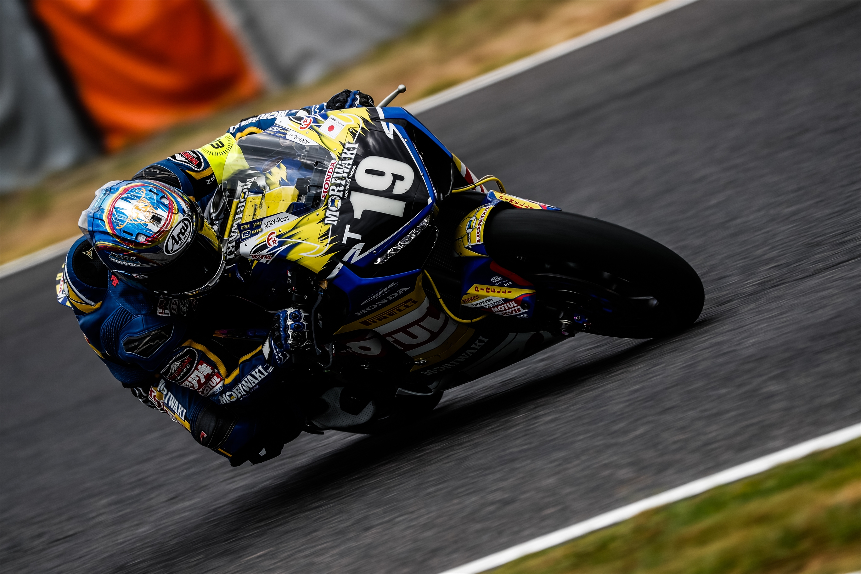 鈴鹿8耐参戦ライダーに聞く、KUSHITANIのレーシングスーツ