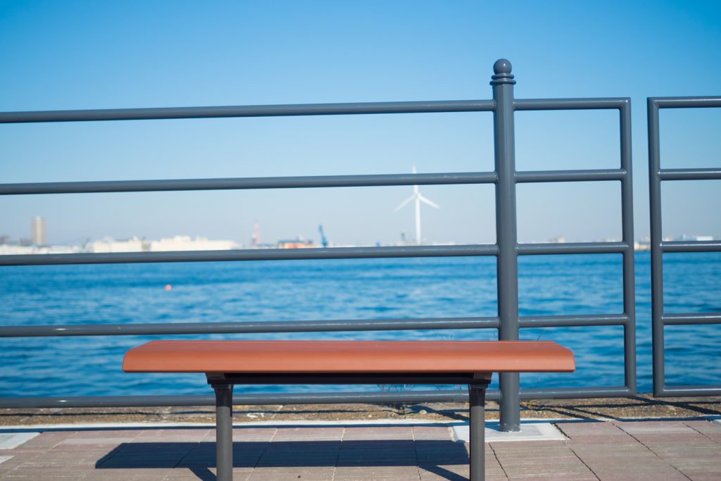 座って海を眺めているだけで癒される