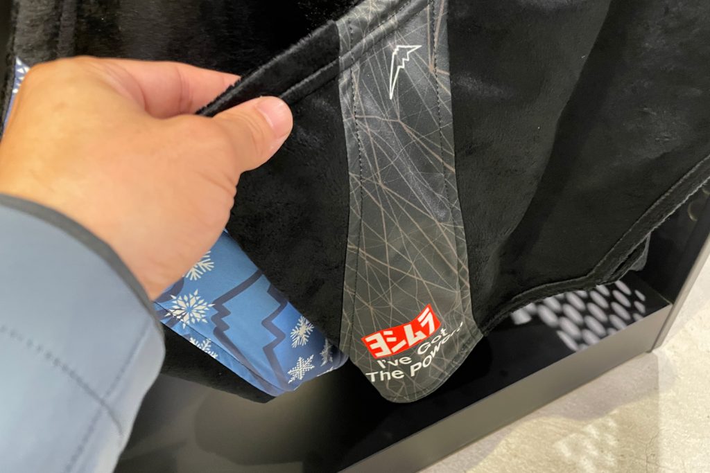 ヨシムラとのコラボ製品も！車体にヨシムラマフラーを装着している人にお勧め！