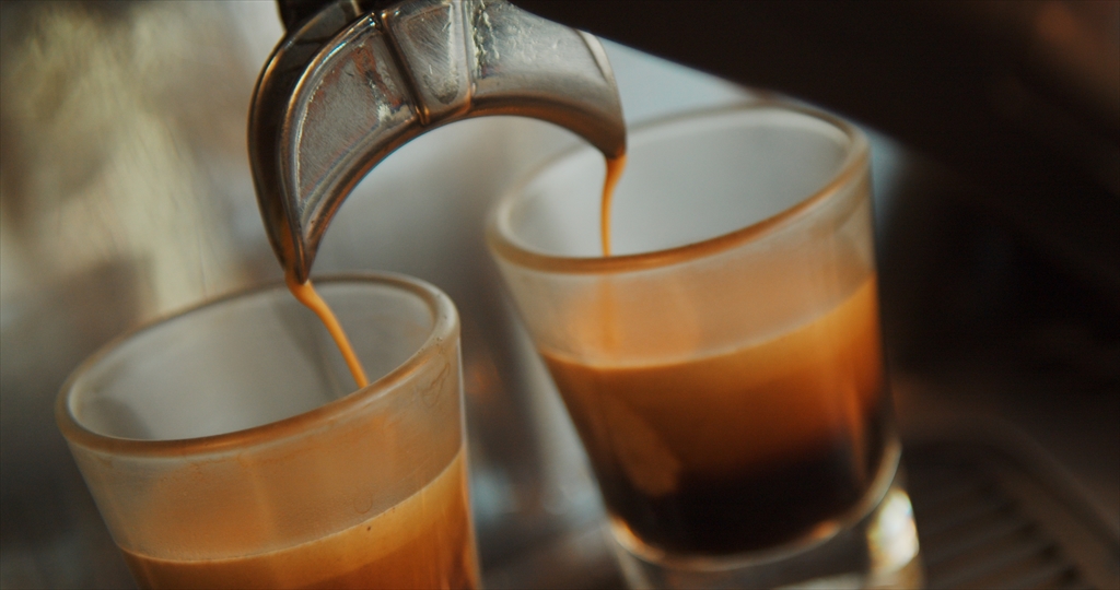 コーヒー流れる