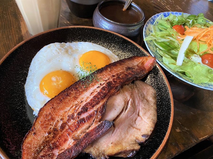山梨県北斗市付近のツーリングなら、『ヴィラ・アフガン』でのランチがおすすめ。