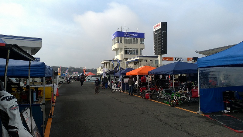 筑波サーキット　筑波ロードレース選手権　パドックの様子