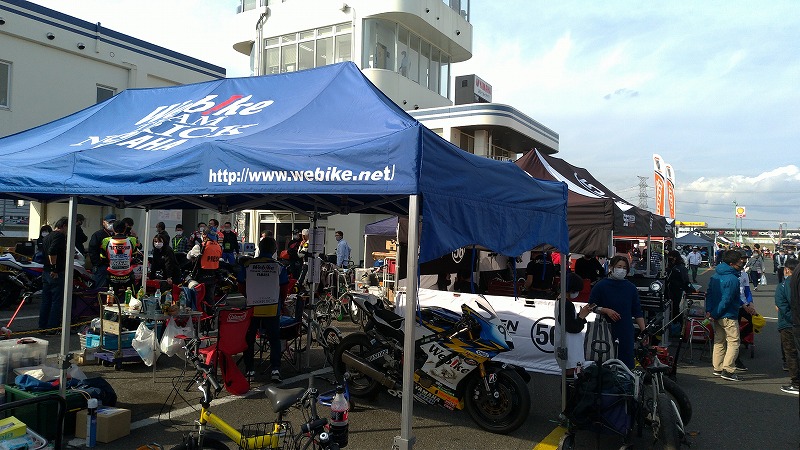 Webikeチームノリックヤマハのサーキットブース