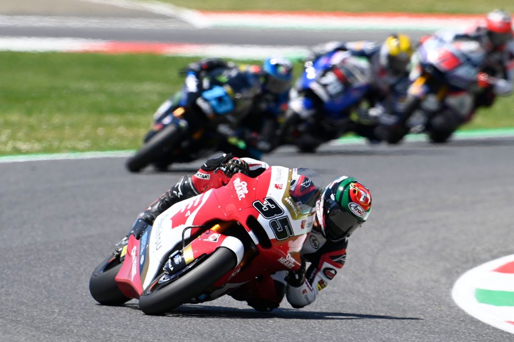 moto2クラスにイデミツホンダチームアジアから参戦のチャントラ選手は、2度の接触により厳しいレースに