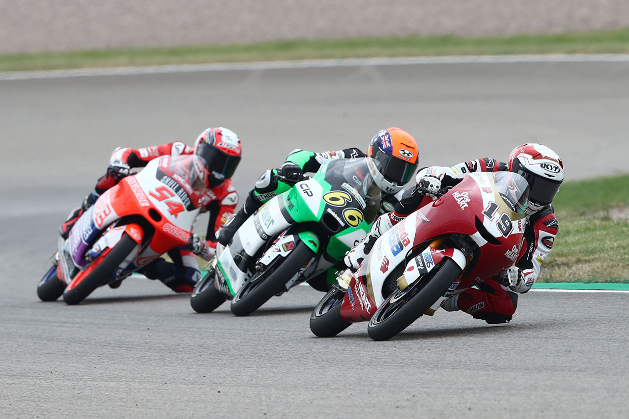 moto3クラスでポイントを獲得したアジア人ライダー アンディ選手