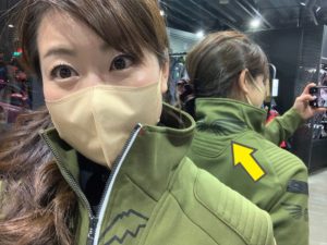 クシタニカフェのロゴになっている羽モチーフのデザイン