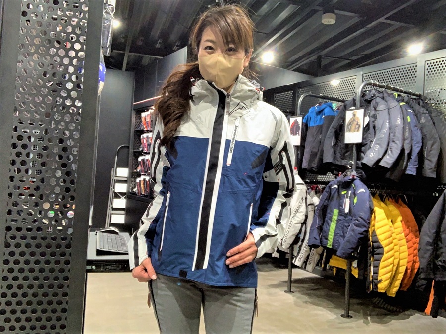 クシタニの大人気ジャケット、アメニタジャケット