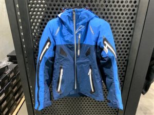 クシタニの新作ジャケット　アメニタジャケットのブルー