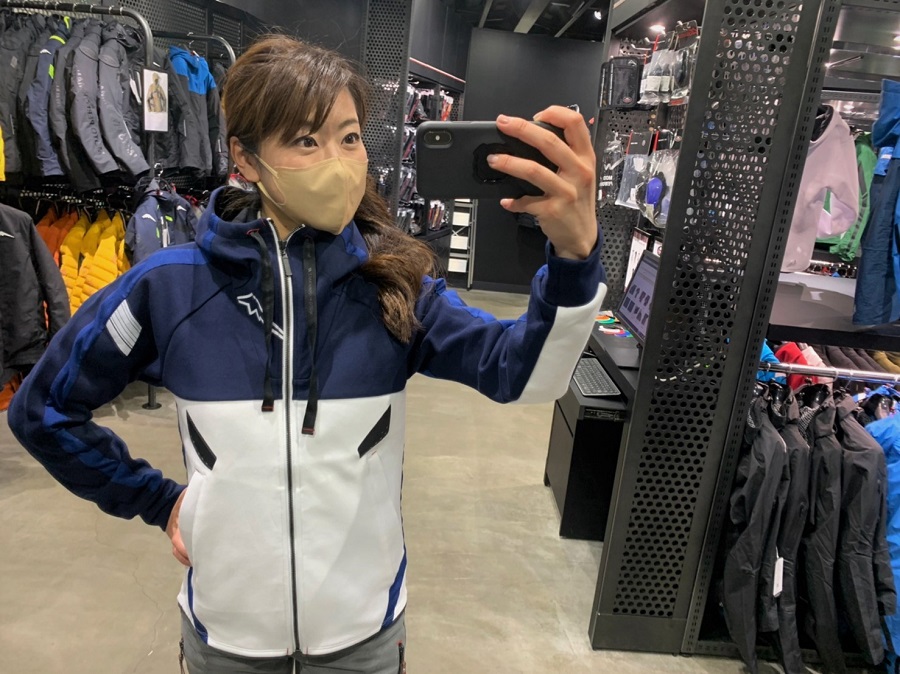 普段使いもしやすいクシタニのパーカーは、一着は持っていたい！
