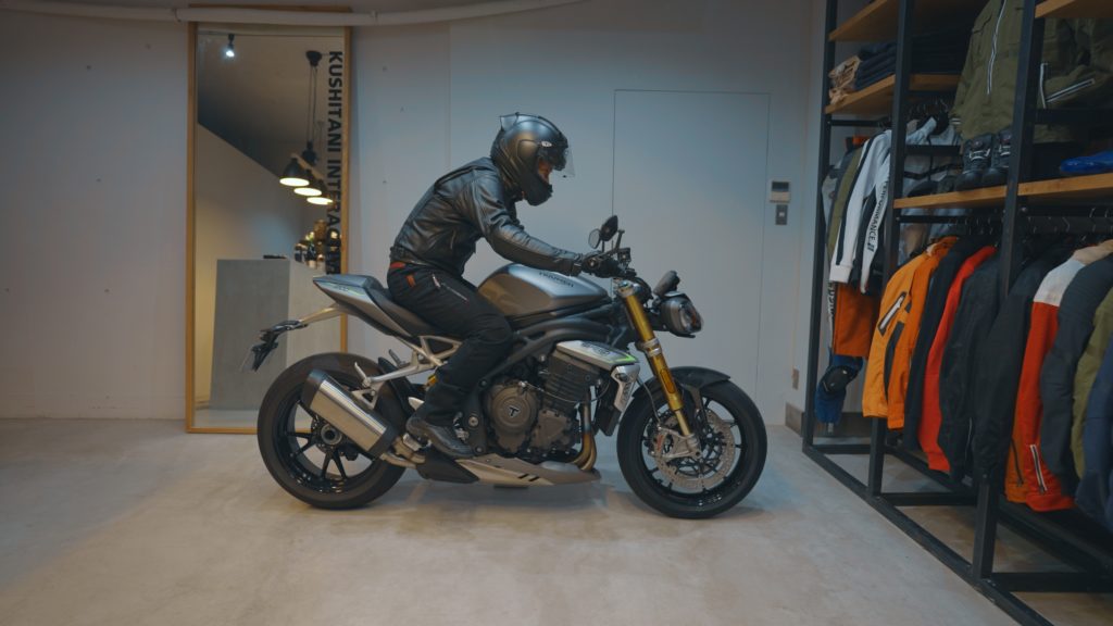 かっこいいバイクのライディングフォームはこちら