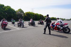 自分のバイクでライディング姿勢をチェック！