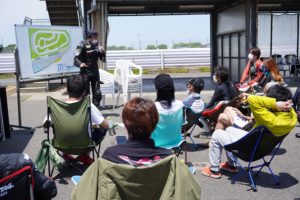 サーキット走行後の座学の時間