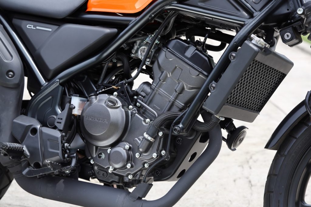 CL250に搭載されるエンジン