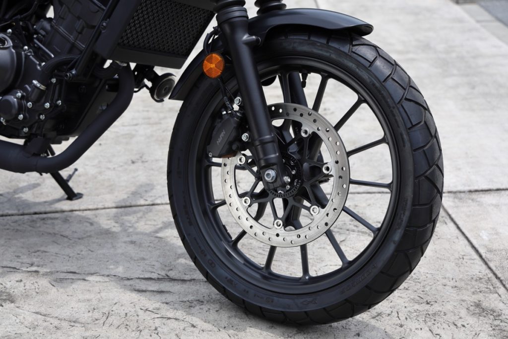 CL250のフロントホイール