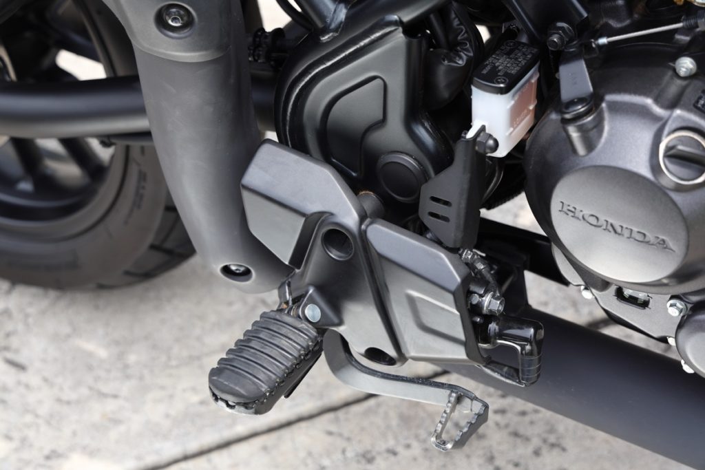 CL250のステップバー